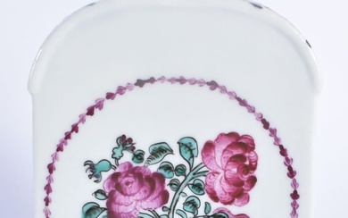 AN 18TH CENTURY CHINESE EXPORT FAMILLE ROSE PORCELAIN TEA CADDY Qianlong. 12 cm x 8 cm.