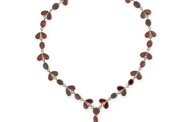 AN ANTIQUE GARNET NECKLACE, 19TH CENTURY in yellow