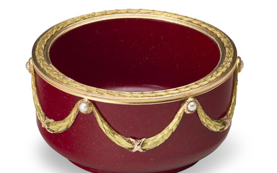 AN IMPERIAL JEWELED TWO-COLOR GOLD-MOUNTED PURPURINE BOWL BY FABERGÉ, WORKMASTER...
