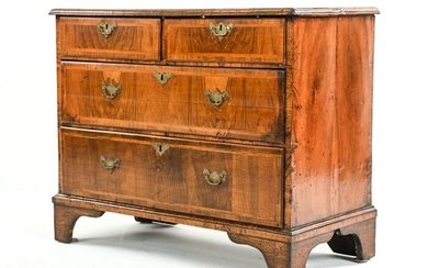 ANTIQUE GEORGIAN STYLE 2-OVER-2 CHEST OF DRAWERS