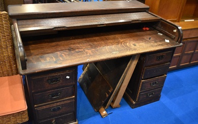 An early 20th Century roll top desk , dimensions approx. W151 D91 H98cm