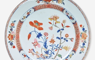 An unusual Chinese export porcelain "rose-verte" floral-decorated charger 五彩出口瓷大盘 Kangxi/Yongzheng period 清 康熙或雍正