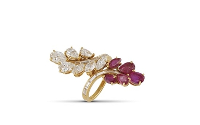BULGARI CONTRARIE RUBY AND DIAMOND RING IN 18KT YELLOW GOLD