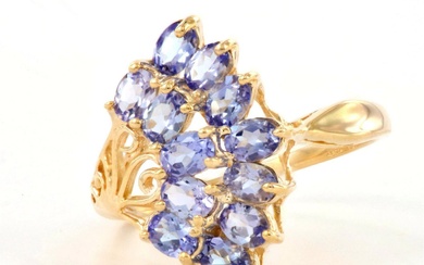 Beautiful 10K Yellow Gold with Lavender Blue Tanzanite Ring