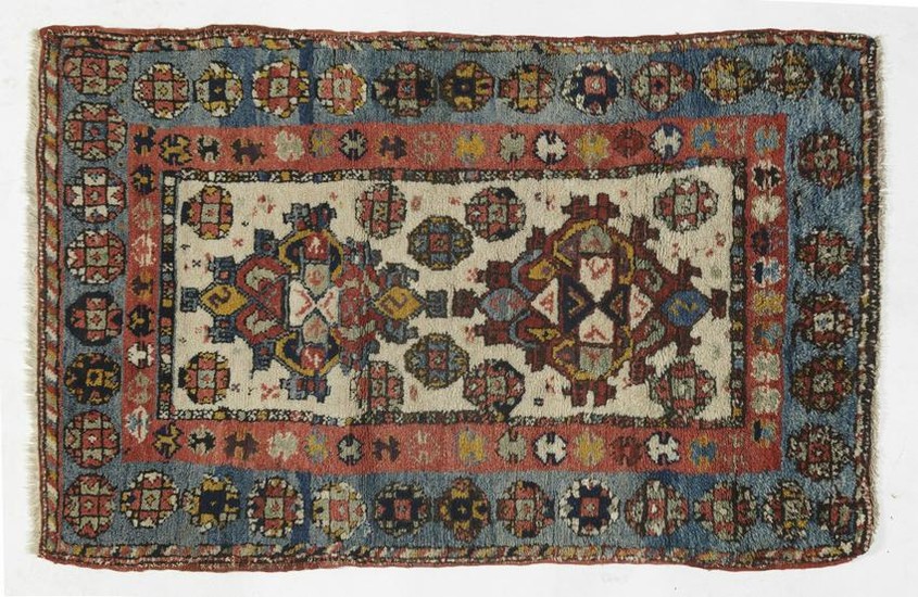 CIAL Hand-knotted and hand-worked carpet. Origin