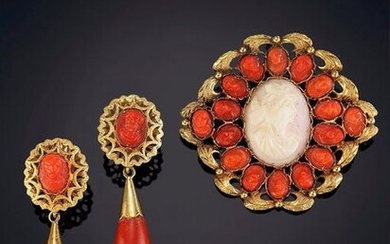 CORAL SET FORMED BY A TWIG NECKLACE, LONG EARRINGS AND A CARVED BROOCH AND FRAMES IN 18K YELLOW GOLD. Price: 300,00 Euros. (49.916 Ptas.)