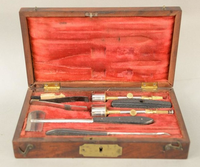 Civil War trepanning set, in fitted wood box. box top