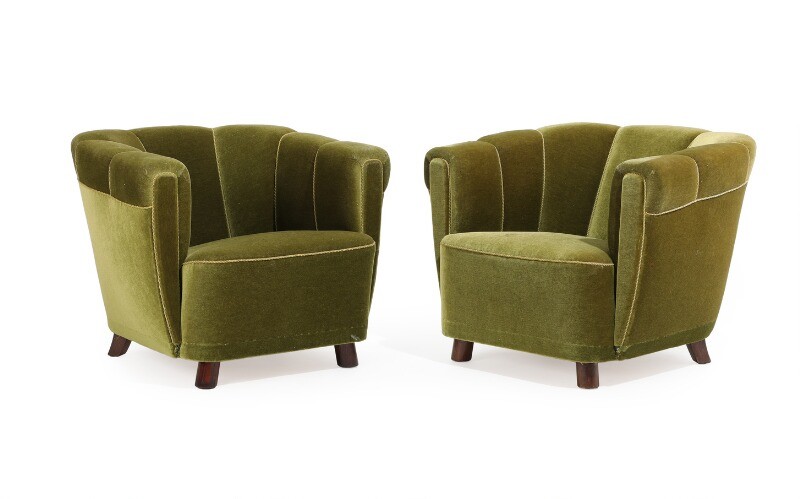 Danish furniture design: A pair of easy chairs with dark stained beech legs, upholstered with green velour. 1930–40s. (2)