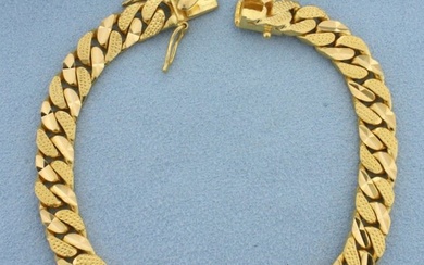 Diamond Cut Curb Link Bracelet With Heart Clasp in 22k Yellow Gold