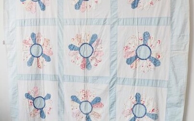 Early 20th Century Patchwork Bed Cover in Dresden Plate Pattern,...