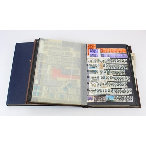 GB - brown stockbook with Commems 1924-1971 including many m...