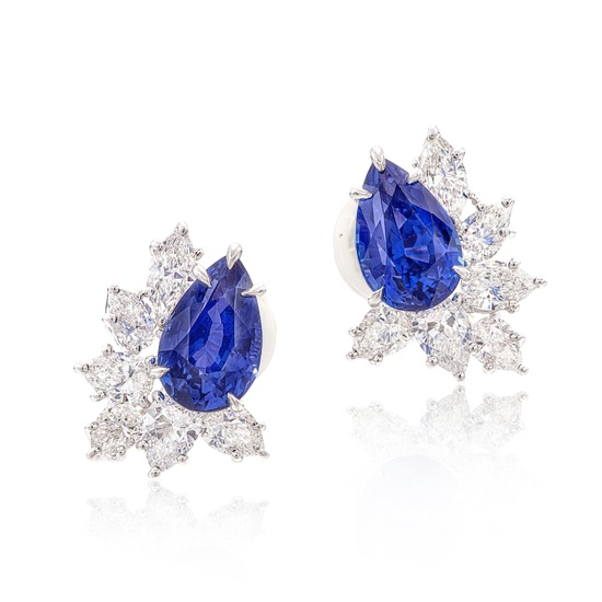 Harry Winston Pair of Sapphire and Diamond Ear Clips | 海瑞溫斯頓 | 3.66及3.61克拉「斯里蘭卡 」藍寶石 配 鑽石 耳夾一對