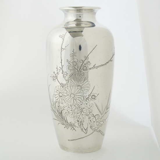 Japanese Meiji sterling silver Incised vase - Sig