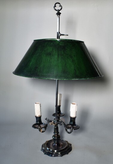 LAMPE bouillotte en bronze argenté, abat-jour... - Lot 216 - Ferri & Associés
