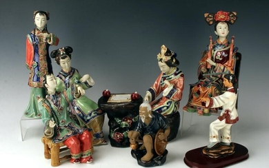 LOT OF CHINESE PORCELAIN FIGURINES