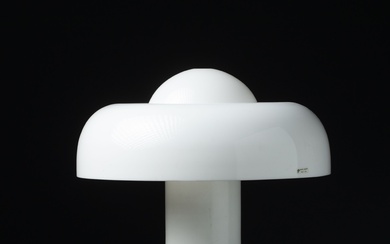 Luigi MASSONI (né en 1930), éditions Harvey Guzzini. Lampe modèle "Brumbury"en plexiglass blanc et acier...