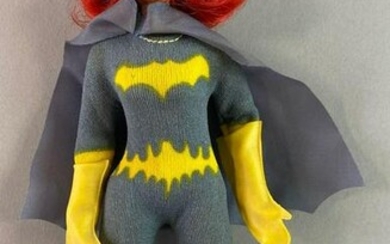 Mego DC Batgirl Action Figure