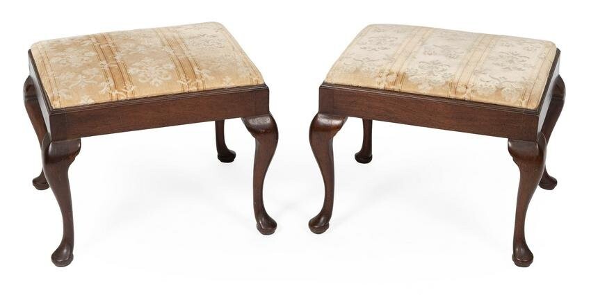 PAIR OF QUEEN ANNE-STYLE STOOLS 20th Century Heights