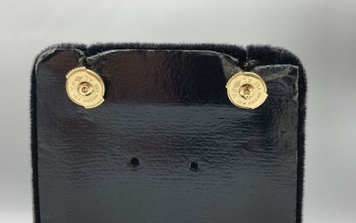 Paire de pendants d'oreilles anciens en or jaune 18K (750/oo) articulés formés de plusieurs éléments...