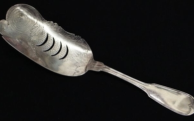 S. KIRK COIN SILVER FISH SERVER