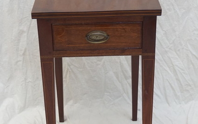 FEDERAL STYLE SIDE TABLE