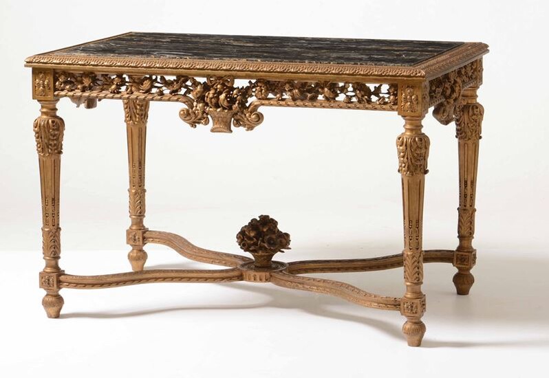 Tavolo da centro in legno intagliato, traforato e dorato, piano in marmo portoro. Francia, di gusto Luigi XVI, XIX secolo.