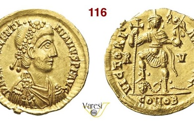 VALENTINIANO III (425-455) Solido, Ravenna D/ Busto diademato, drappeggiato e...