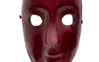 Venini, masque vénitien en verre bordeaux de Murano, années 80. Signé Venini, Italie 83. H...