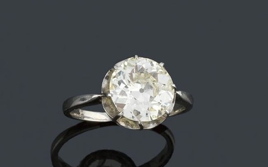 Solitaire ring with old cut brilliant