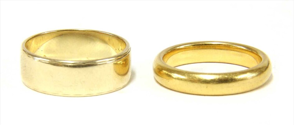 A 22ct gold D section wedding ring