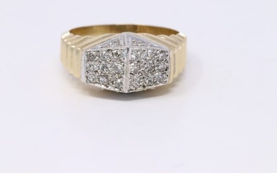 14KT Vintage Diamond Ring