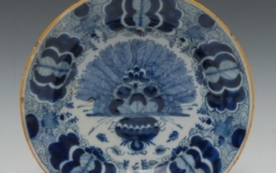 An 18th century Delft plate, in underglaze blue with