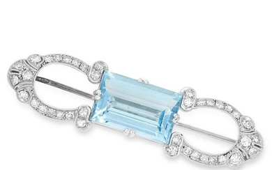 ANTIQUE AQUAMARINE AND DIAMOND BROOCH set with a step