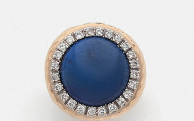 LAPIS LAZULI RING A cabochon lapis lazuli, diamond...
