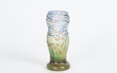 LEGRAS. Vase en verre, à décor émaillé d'arbres en…