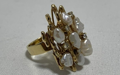 PEARLS ON 18K Y GOLD CORAL LARGE COCKTAIL RING