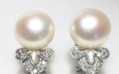 18 kt. Freshwater pearls, White gold, 16 mm - Earrings - 0.80 ct Diamond