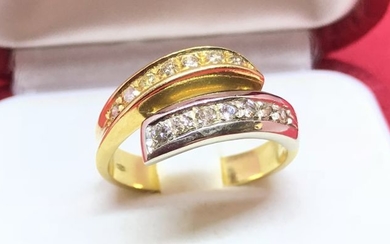18 kt. Gold - Ring - Diamond