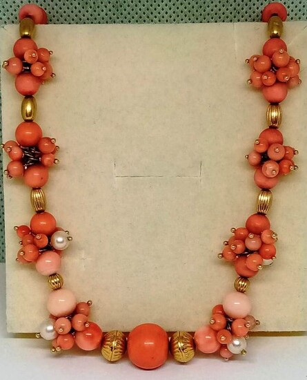 18 kt. Natural pearls, Yellow gold - Necklace - 140.00 ct Mediterranean pink coral 4 natural pearls various spheres in 18 kt yellow gold