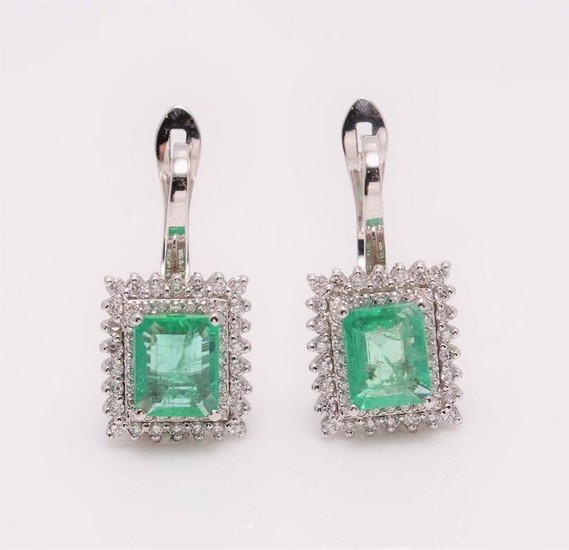 18 kt. White gold - Earrings - 1.74 ct Emerald - Diamond