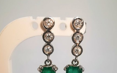 18 kt. White gold - Earrings - 2.03 ct Emerald - Diamonds