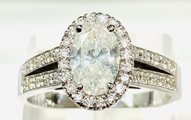 18 kt. White gold - Ring - 1.02 ct Diamond - Diamonds, environmental weight 0.52 carats.