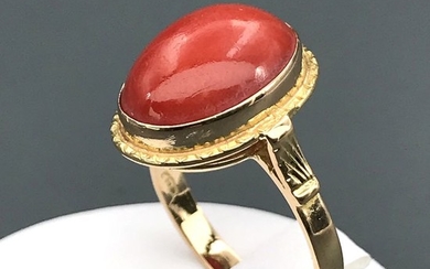 18 kt. Yellow gold, Coral - Ring