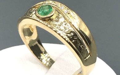 18 kt. Yellow gold - Ring - 0.15 ct Emerald - Diamonds