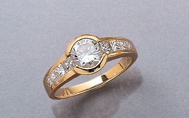 18 kt gold ring with diamonds ,...