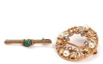 1918/1117 - Viggo Wollny, F. Hingelberg: A pearl and diamond brooch and a chrysoprase brooch, mounted in 14k gold. (2)