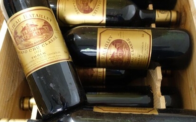 24 bouteilles CHÂTEAU BATAILLEY 1982 5è GC Pauillac (niveaux entre base goulot et légèrement bas