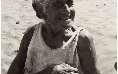 39017: Vivian Maier (American, 1926-2009) On the Beach