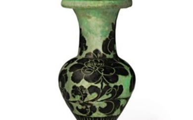 A RARE AND IMPORTANT GREEN-GLAZED CIZHOU SGRAFFIATO 'PEONY' VASE, NORTHERN SONG-JIN DYNASTY (960-1234)
