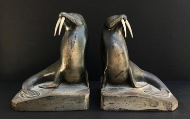 Georges Henri LAURENT Paire de serre livres en bronze
